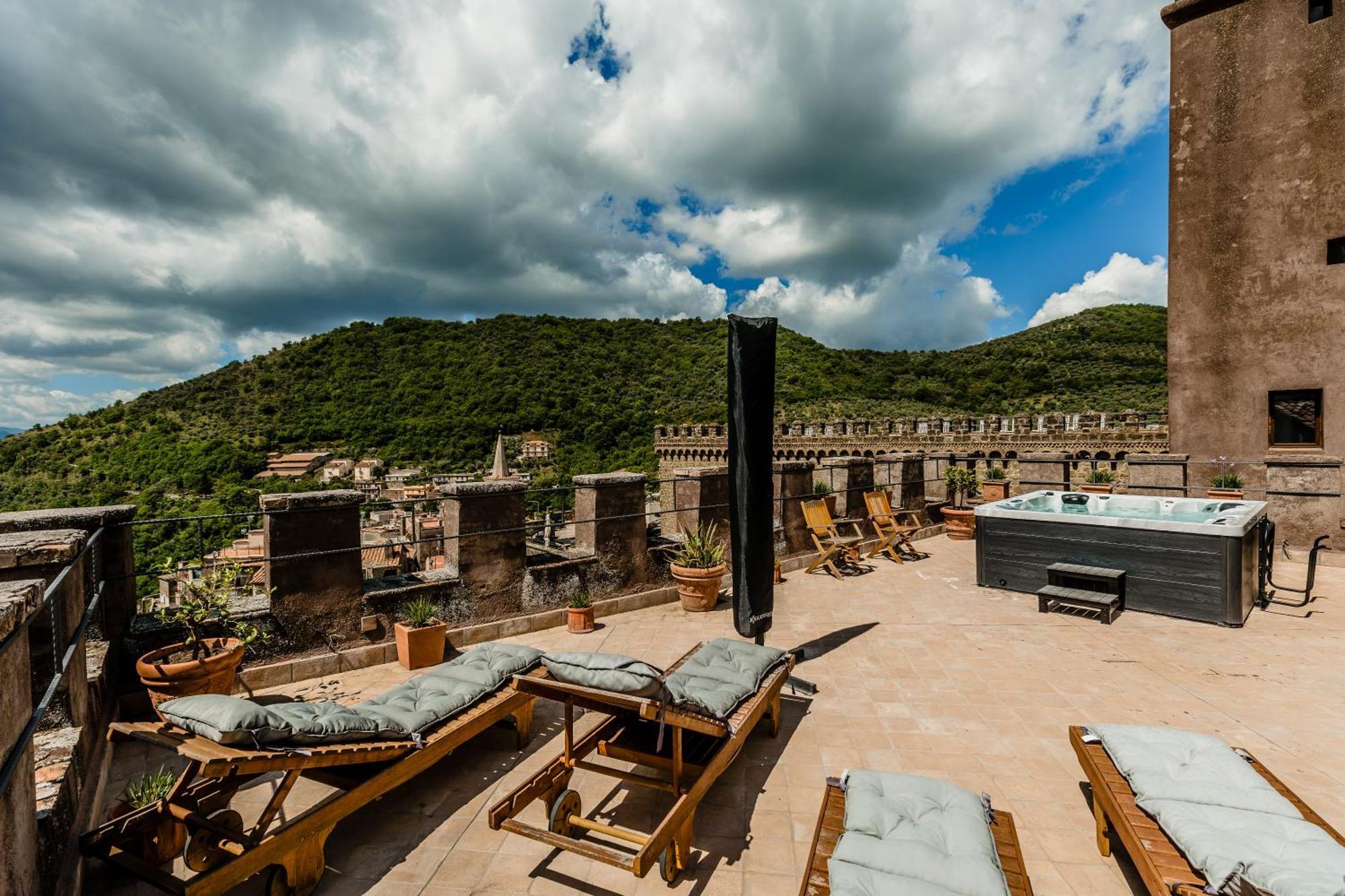 Hotel Castello Brancaccio San Gregorio da Sassola Esterno foto