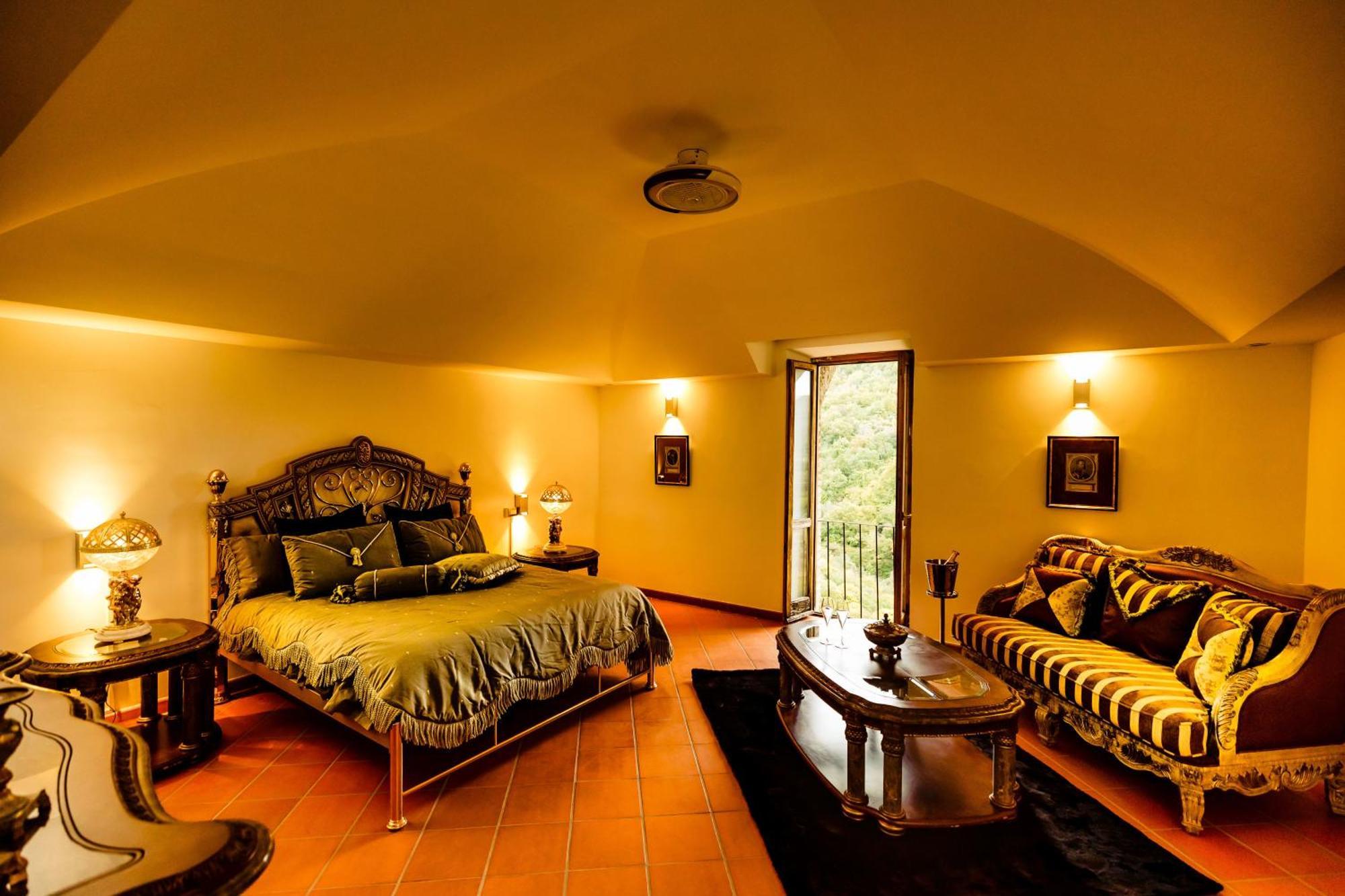 Hotel Castello Brancaccio San Gregorio da Sassola Esterno foto