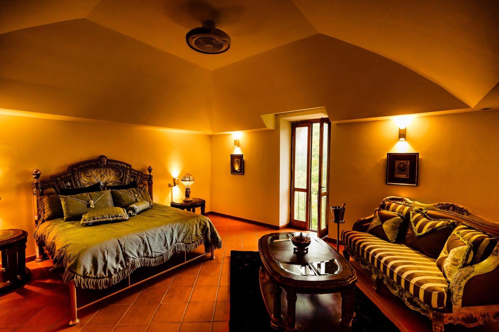 Hotel Castello Brancaccio San Gregorio da Sassola Esterno foto